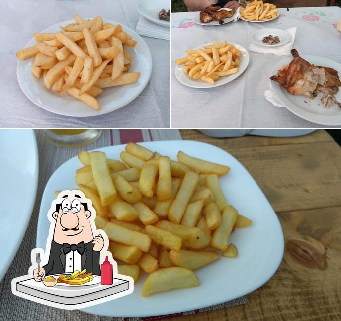 Try out French fries at Pula Në Prush
