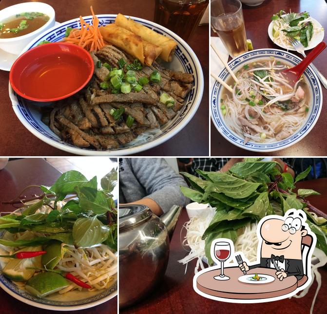 Nourriture à Phở Nam Quan