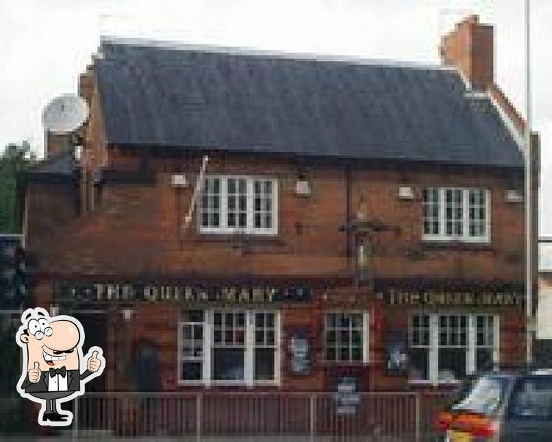 Это изображение паба и бара "Queen Mary Inn"