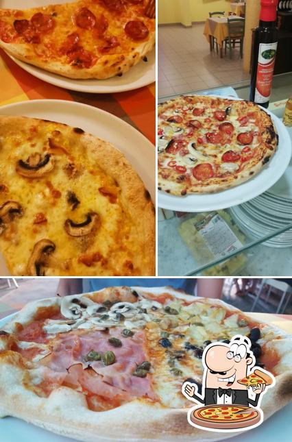 Order different kinds of pizza