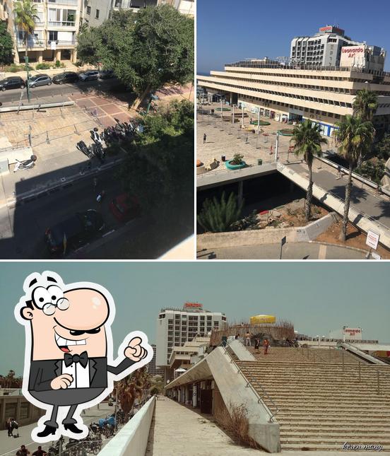 Kikar Atarim cafe, Tel AvivYafo
