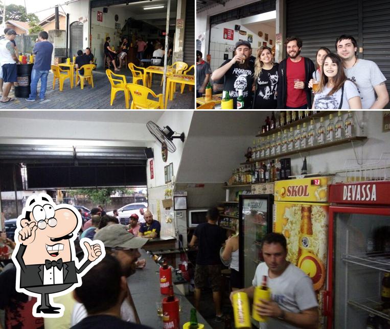 O interior do Bar Do Evandro