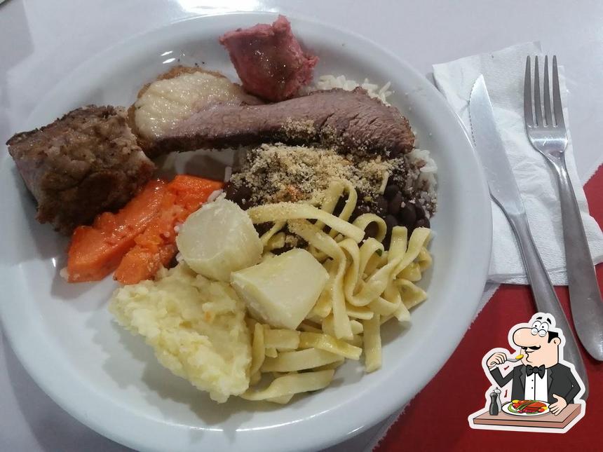 Comida em Restaurante Supremo Sabor