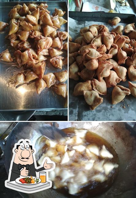 Baanke Lal Ji Samosa Wale