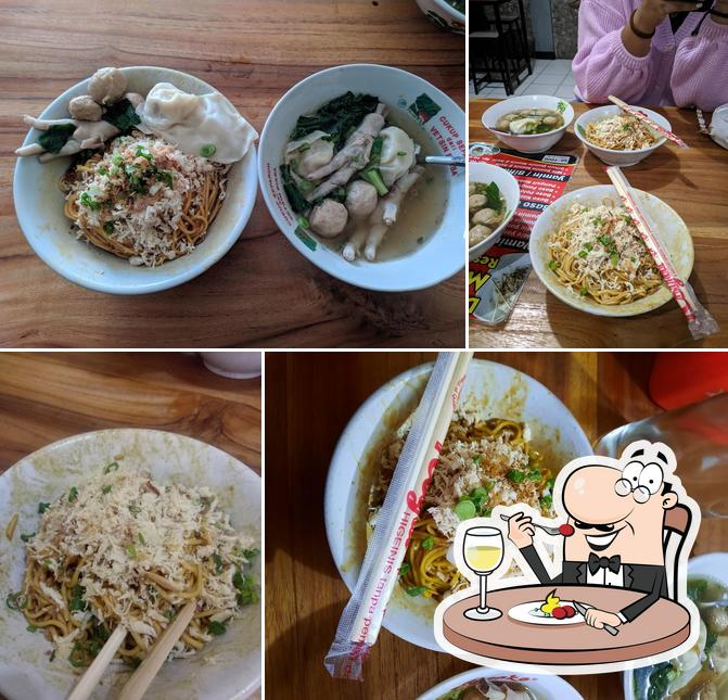 Restorja Mie Bakso Yamin Restaurant Bandung