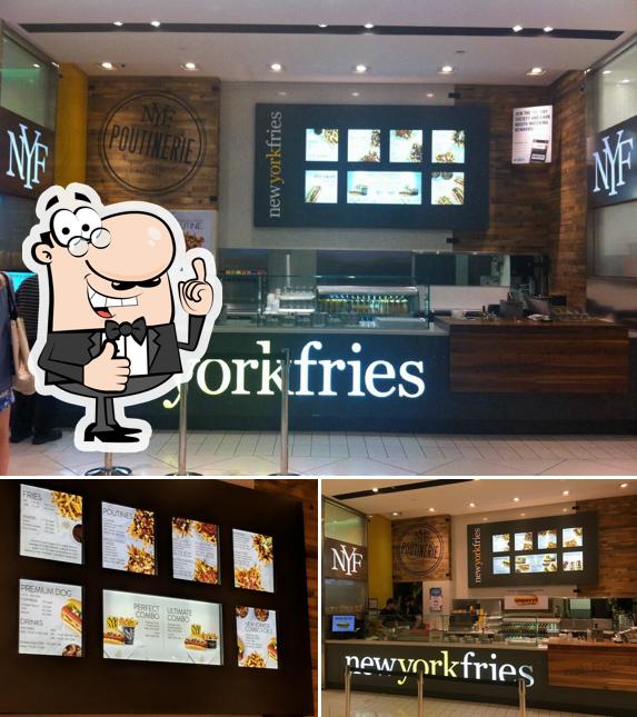 Regarder l'image de New York Fries - Rideau Centre