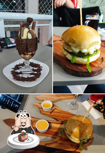 Bolo de chocolate em Grand Jurassic Restaurante - Americana