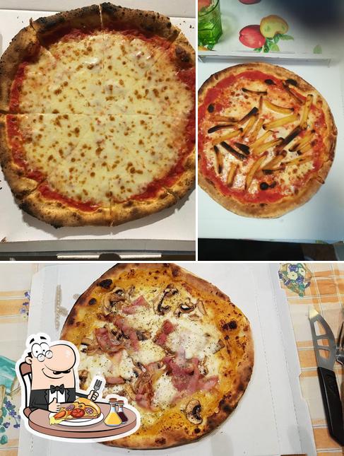 A Pizzeria Speedy Pizza, puoi assaggiare una bella pizza