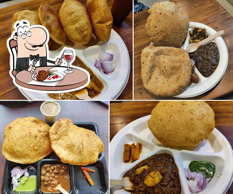 Paharganj Ke Chole Bhature offers meat meals