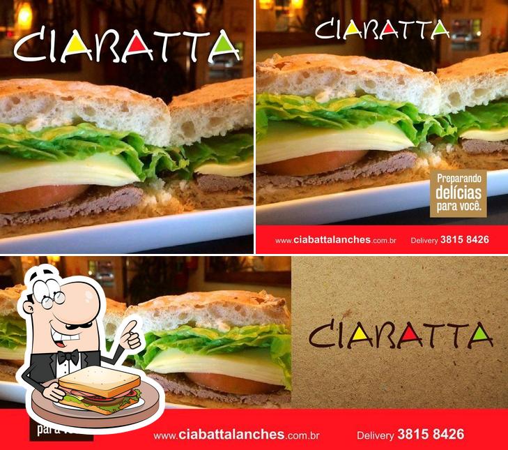 Peça um sanduíche no Ciabatta Lanches Botucatu