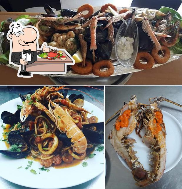 Попробуйте блюда с морепродуктами в "Panorama restaurant lounge"