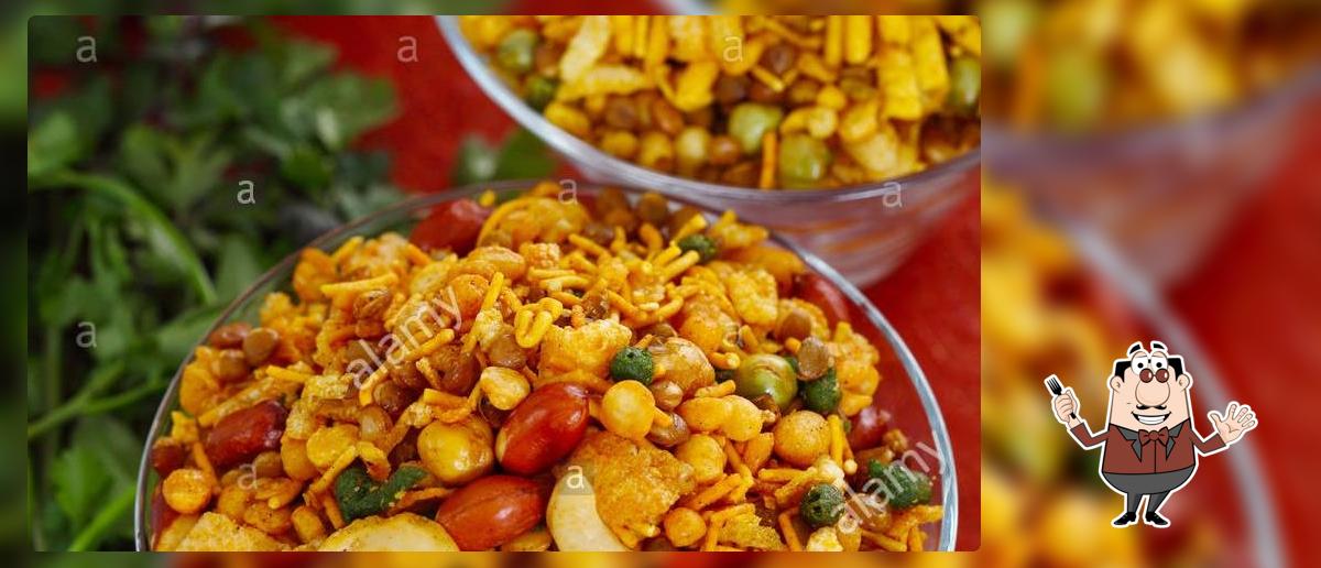 Meals at Bharat Namkin Store