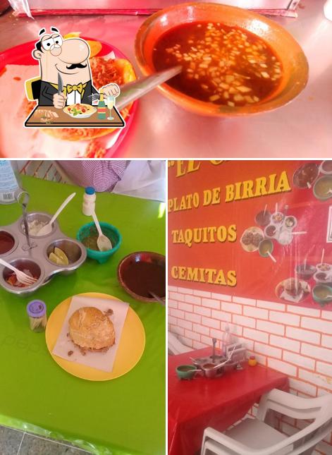 Platos en Birria El Carnal Puebla