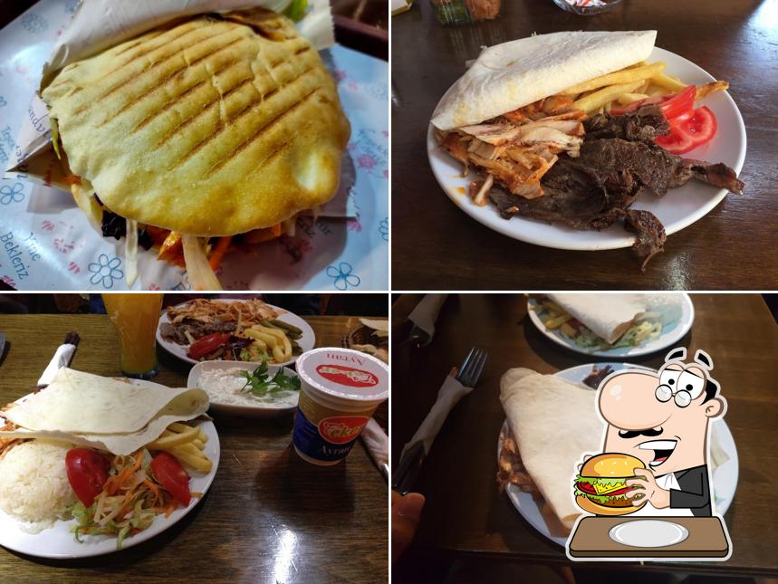 Tómate una hamburguesa en Semazen Cafe & Restaurant
