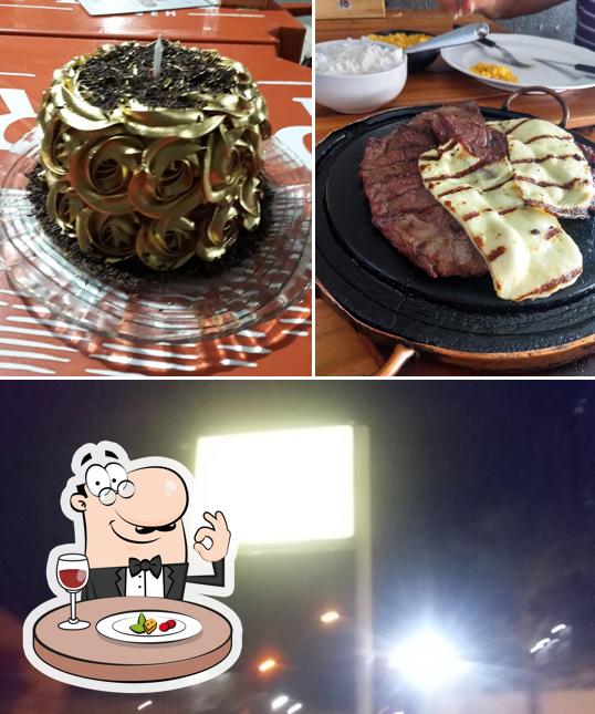 A foto da comida e exterior no Raspa do Tacho Restaurante e Espeteria / JP