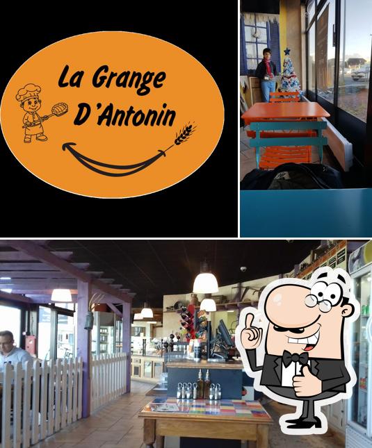 Regarder cette image de la grange d'antonin