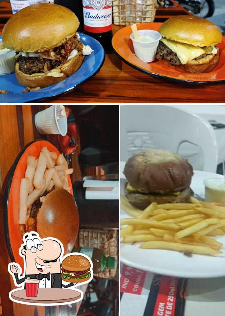 Delicie-se com um hambúrguer no Calçada 135 Hamburgueria