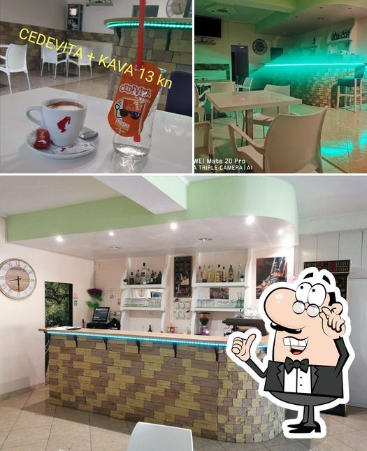 Dai un'occhiata agli interni di Caffe bar GREEN MOUNT