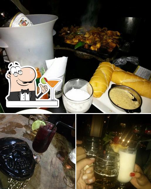 Entre diferentes coisas, bebida e comida podem ser encontrados no Chopp do Gus