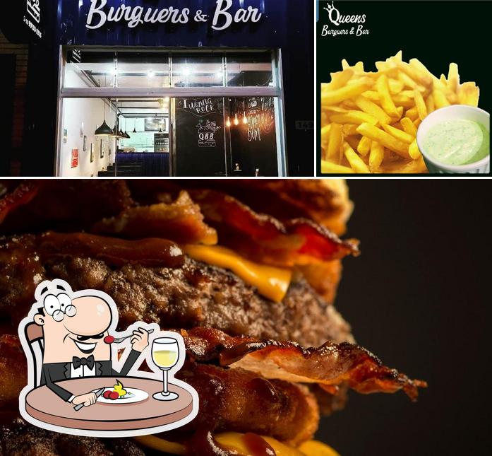 Comida em Queen's Burguer & Bar