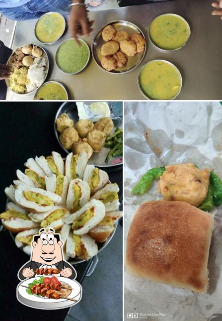 Food at Vaishali Vadapav