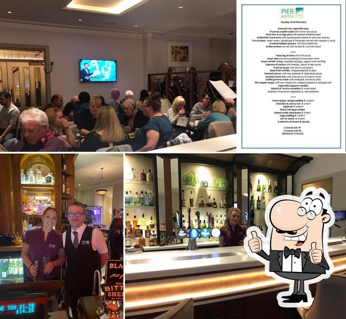 Pub on the pier in GorlestononSea Restaurant reviews