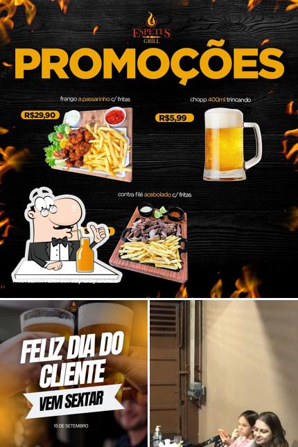 Desfrute de uma bebida no Espetus Grill