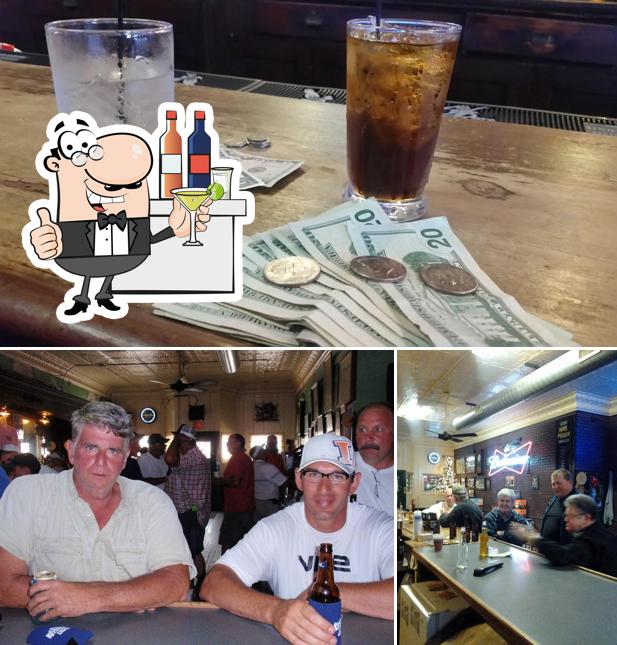 House Brothers Tavern in Mattoon Restaurant reviews