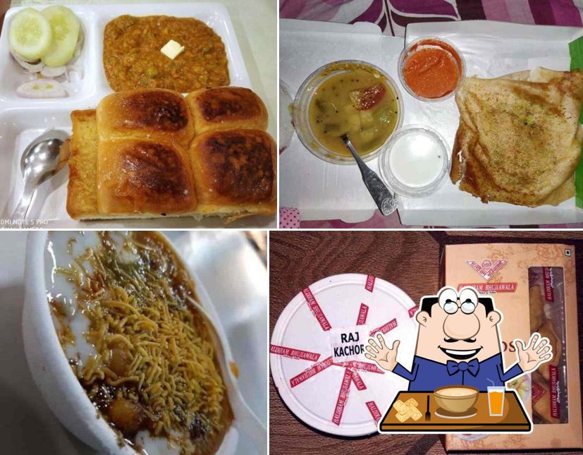 Food at Haldiram Bhujiawala