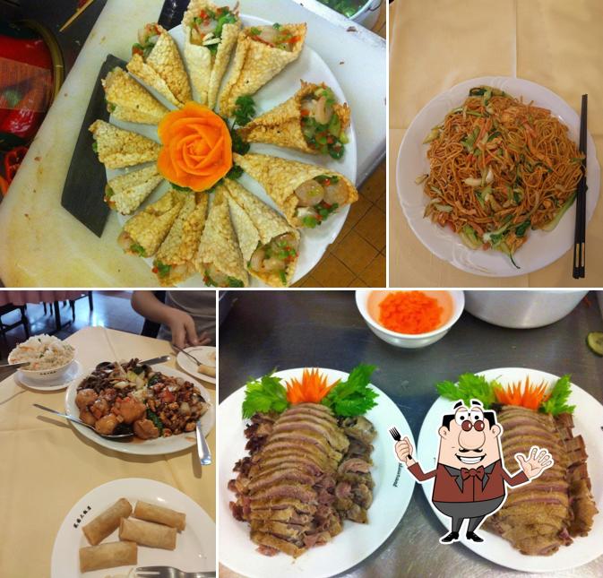 Еда в "China Restaurant Garden"