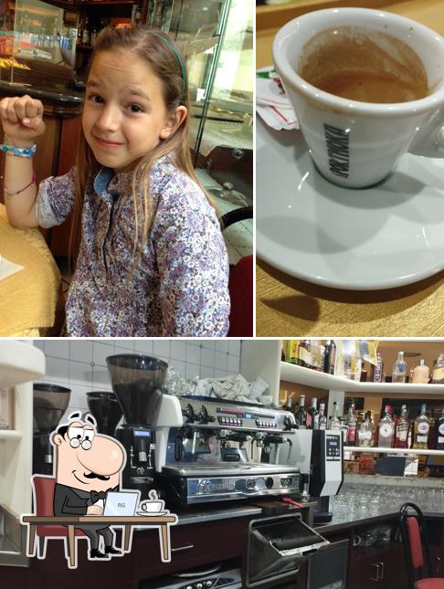 Julien's Café