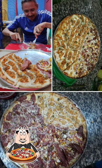 Escolha pizza no Prizzaria Três Marias