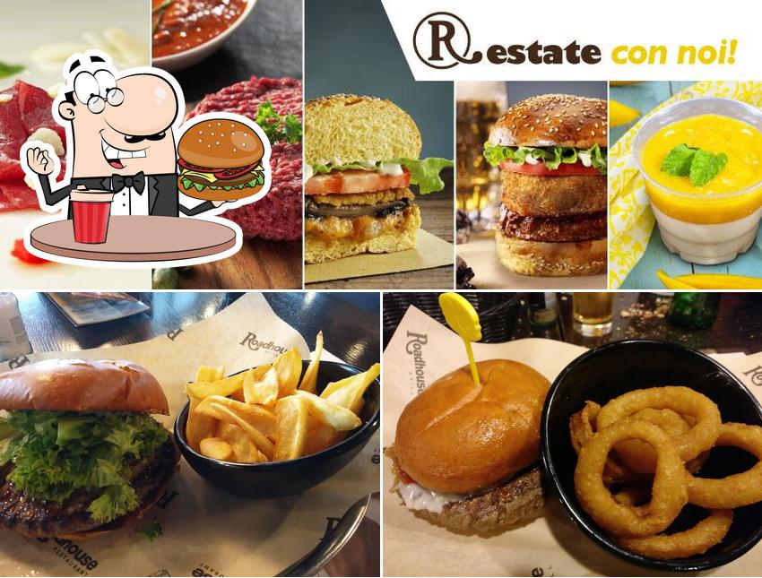 Ordina un hamburger a Roadhouse Restaurant Agrate Brianza