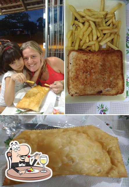 Comida em PASTELARIA E LANCHONETE DUAS IRMÃS