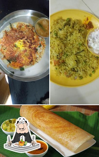 Food at Holiday Foods High Quality catering ( place orders all types of the south indian foods , maharashtrian foods, North Indian)