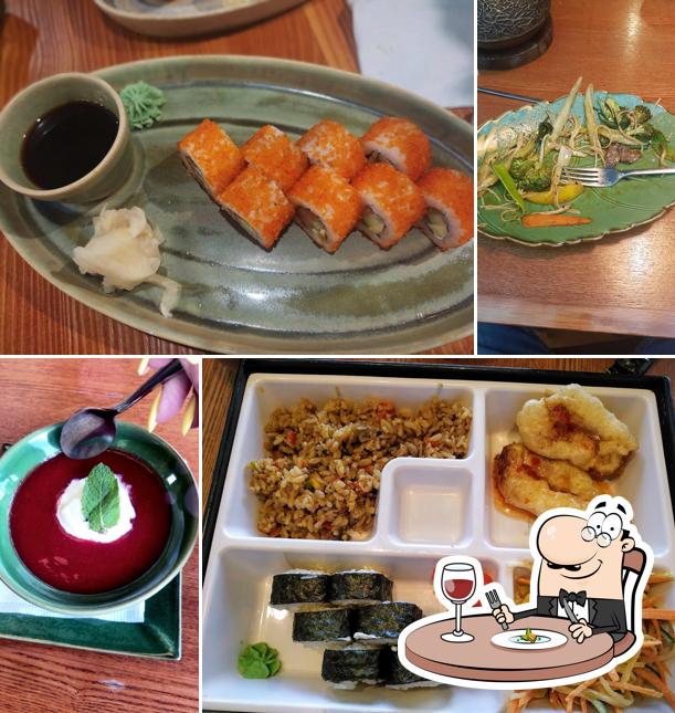 Блюда в "Вке-кафе Maneki"