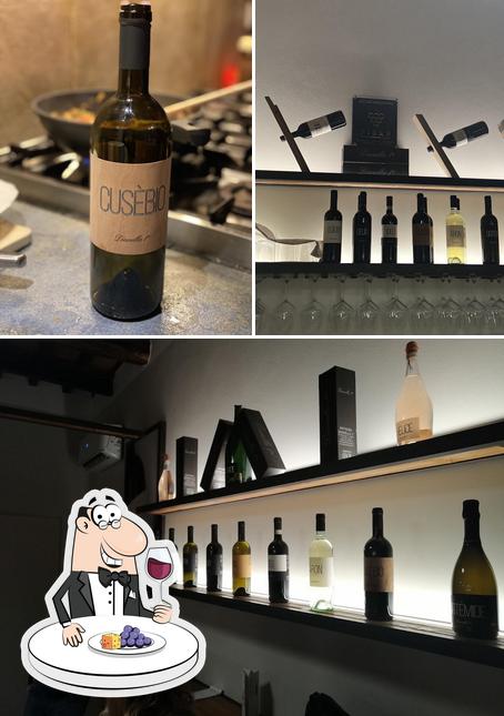 È gradevole godersi un bicchiere di vino a Enoteca Dianella 1 Wine shop