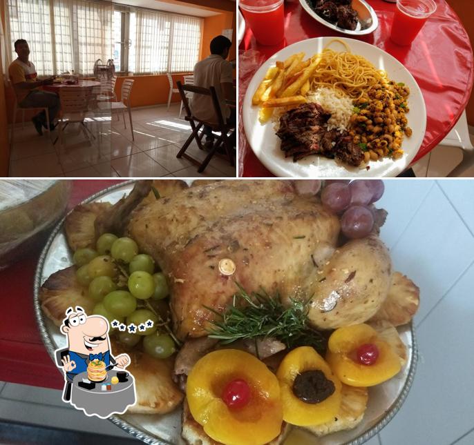 Dê uma olhada a imagem mostrando comida e interior no Galeto São Luíz