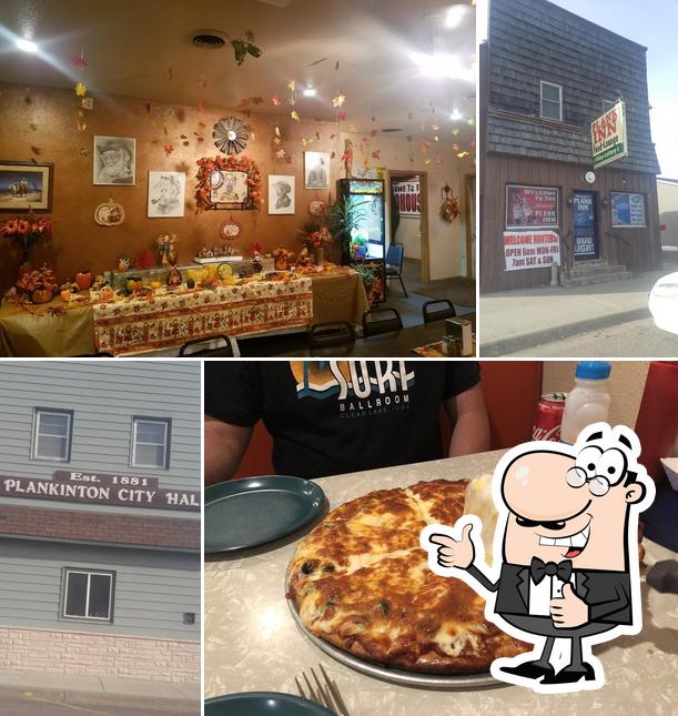 Roadhouse Pub, 111 N Main St in Plankinton Restaurant menu and reviews