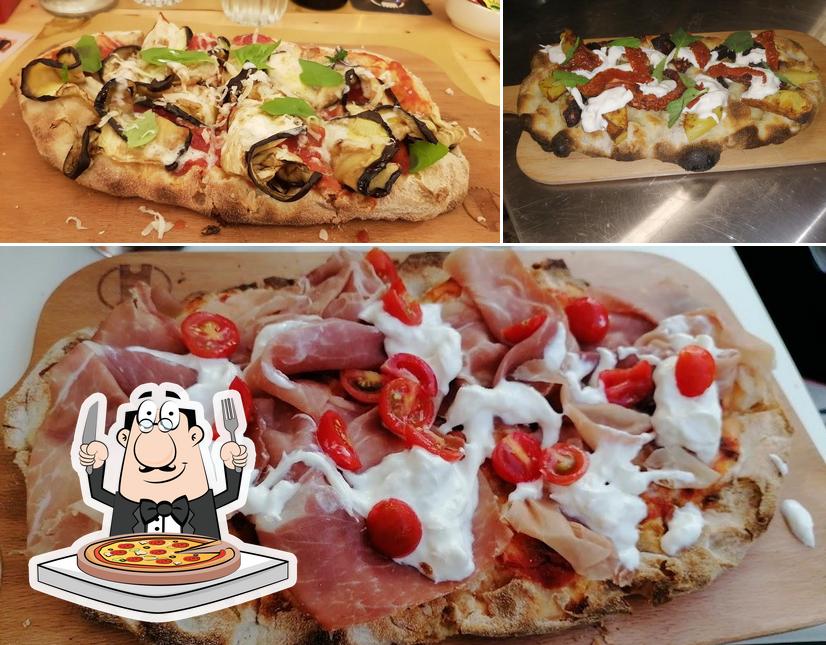 Bestellt eine Pizza bei La Pinsa del Borgo