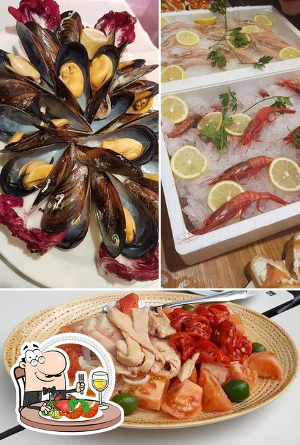 Get seafood at Restaurante El Montero de Cazorla Ventas