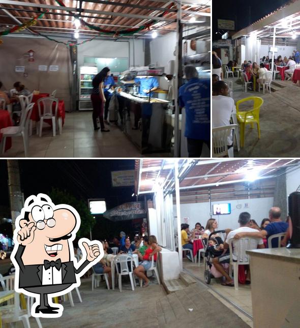 O interior do Churrasquinho do Jean
