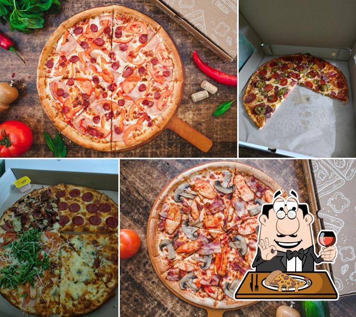 Pick pizza at Uno Momento