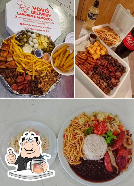 A foto da bebida e comida no Vovó Delivery