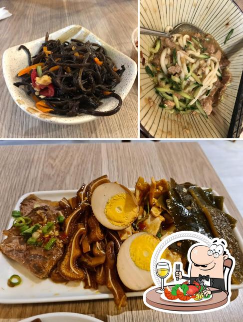 Try out seafood at Sunflower Taiwanese Gourmet, Haymarket