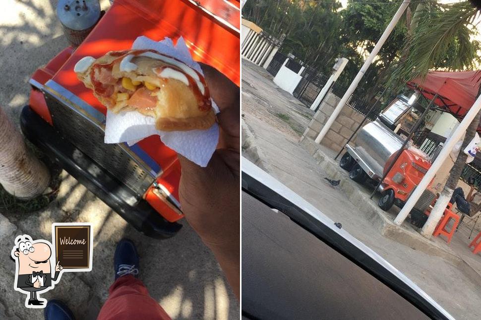 Vea esta foto de Empanadas El Camioncito Rojo