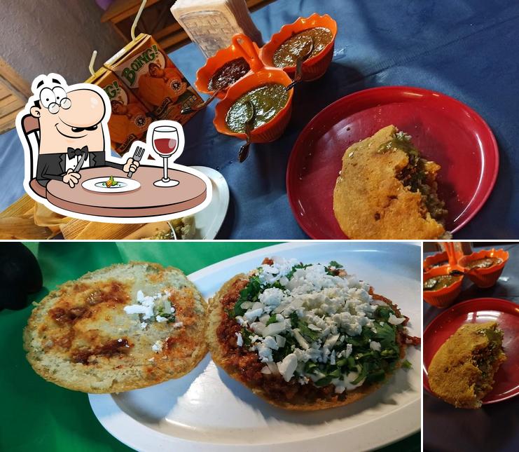 Еда в "Tamales y Antojitos "Del Cerrito""