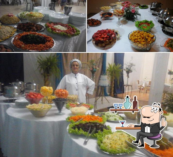 Veja imagens do interior do Buffet Loló