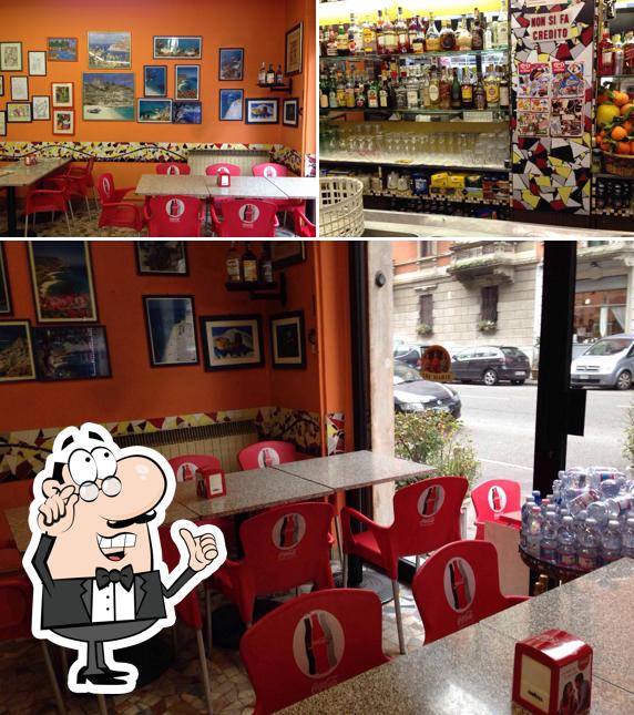 Guarda la foto che mostra la interni e bevanda di Rovereto Turkish Kebap Pizzeria