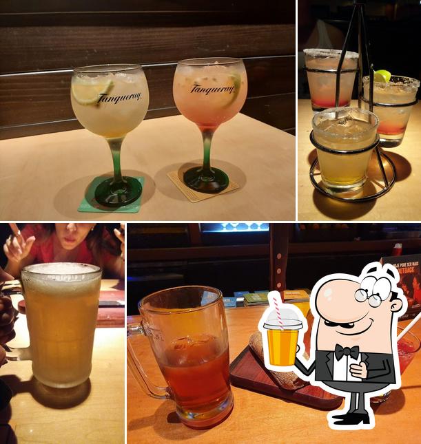 Desfrute de um drinque no Outback Steakhouse